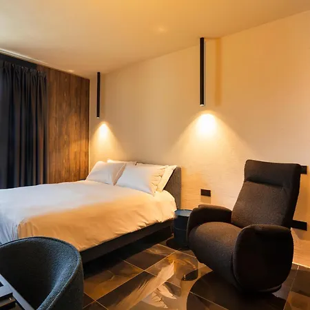 Etrus - Boutique & Rooftop Hotel 3*